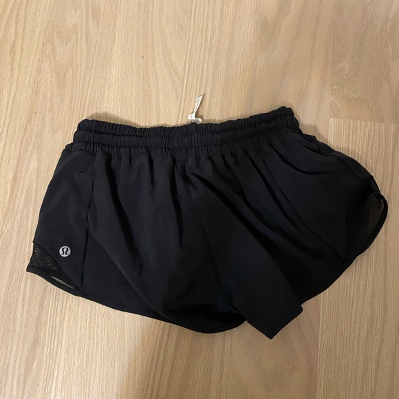 Lululemon hotty hot short - Picture 3 of 3